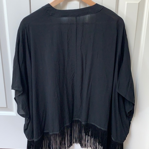 NWOT Aritzia Talula Black Kimono with Fringe - Picture 6 of 8